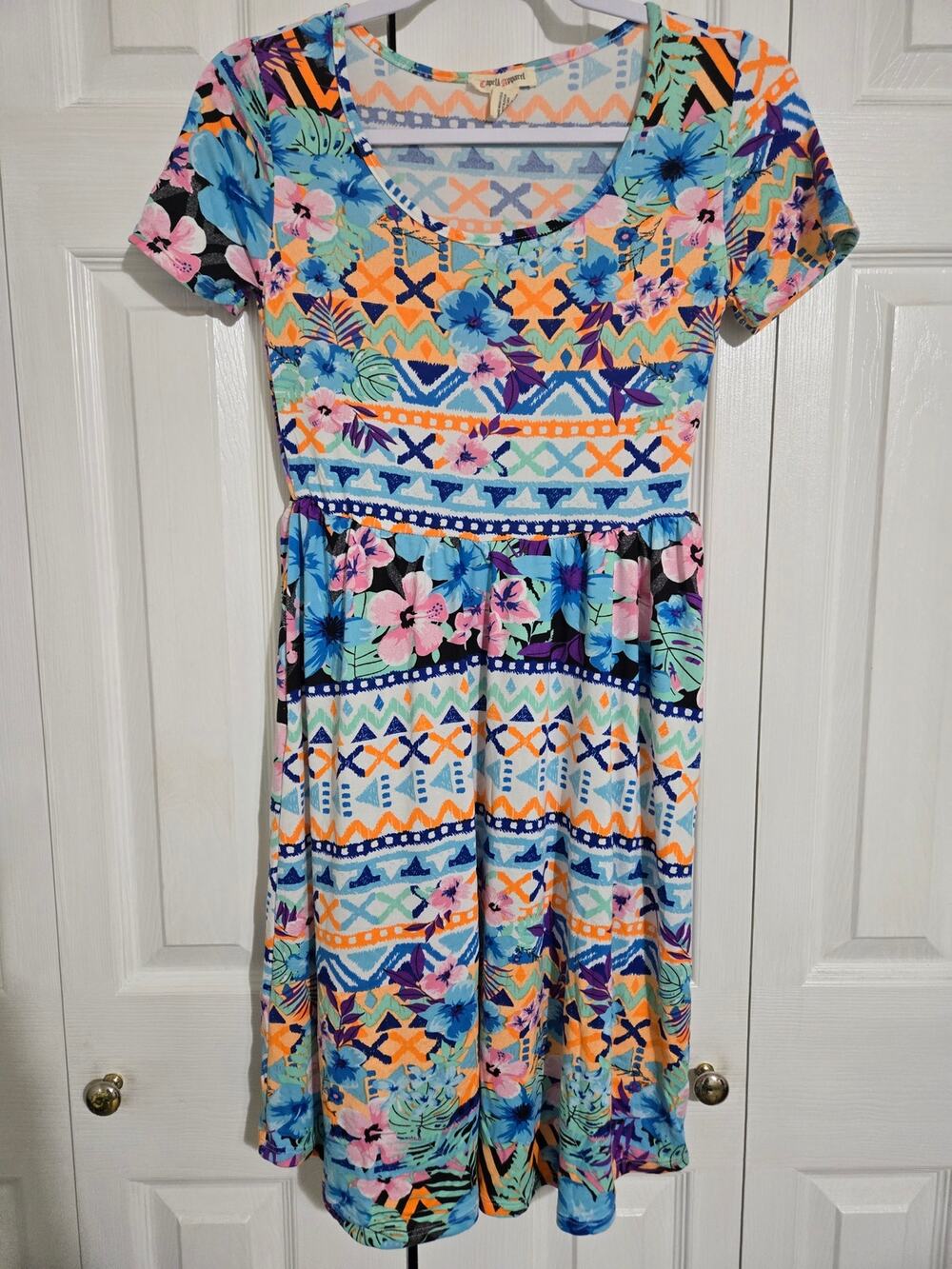 Capella apparel small women's bright floral midi dress